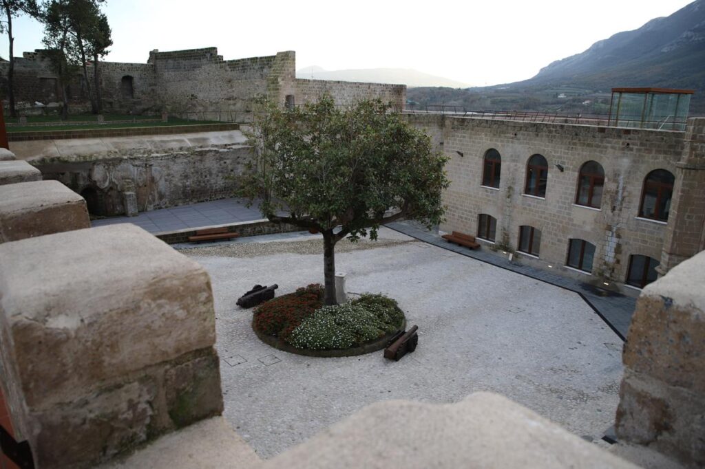 noleggio camion vela Mignano Monte Lungo